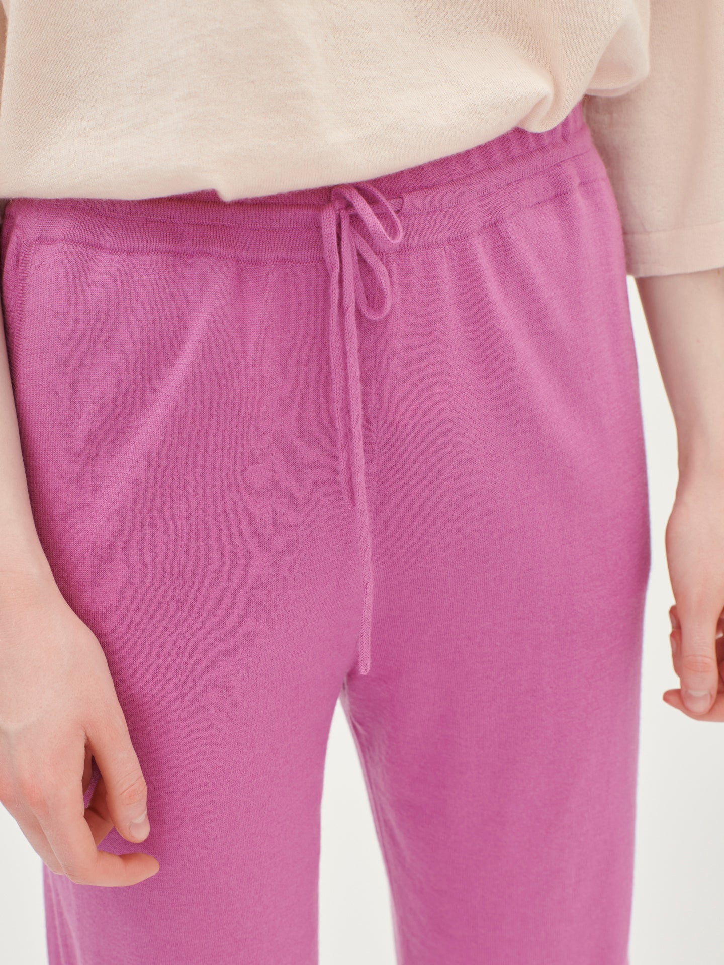 Women's Silk Cashmere Joggers Super Pink - Gobi Cashmere