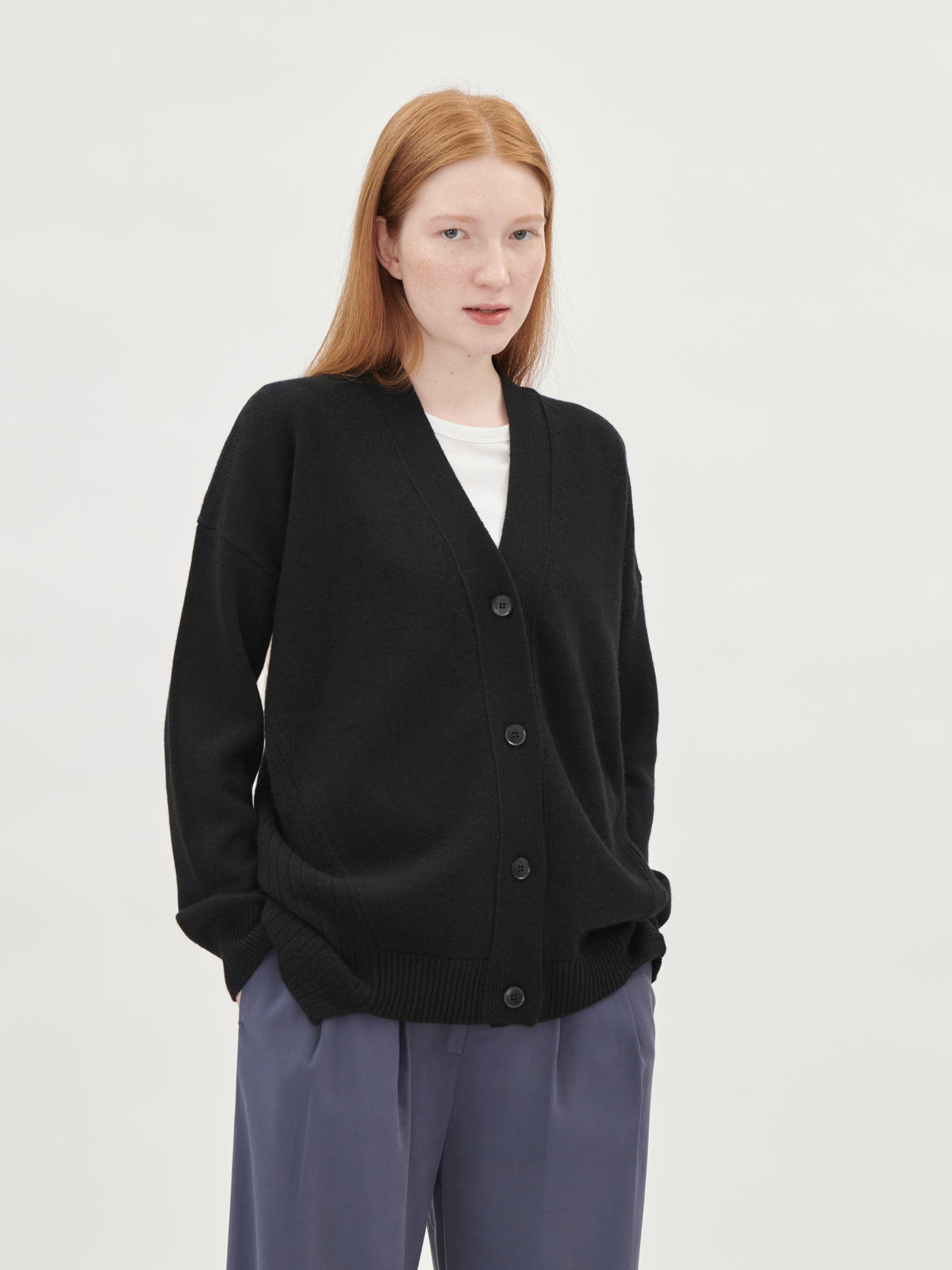 Women's Cashmere Contemporary V-Neck Cardigan Black - Gobi Cashmere