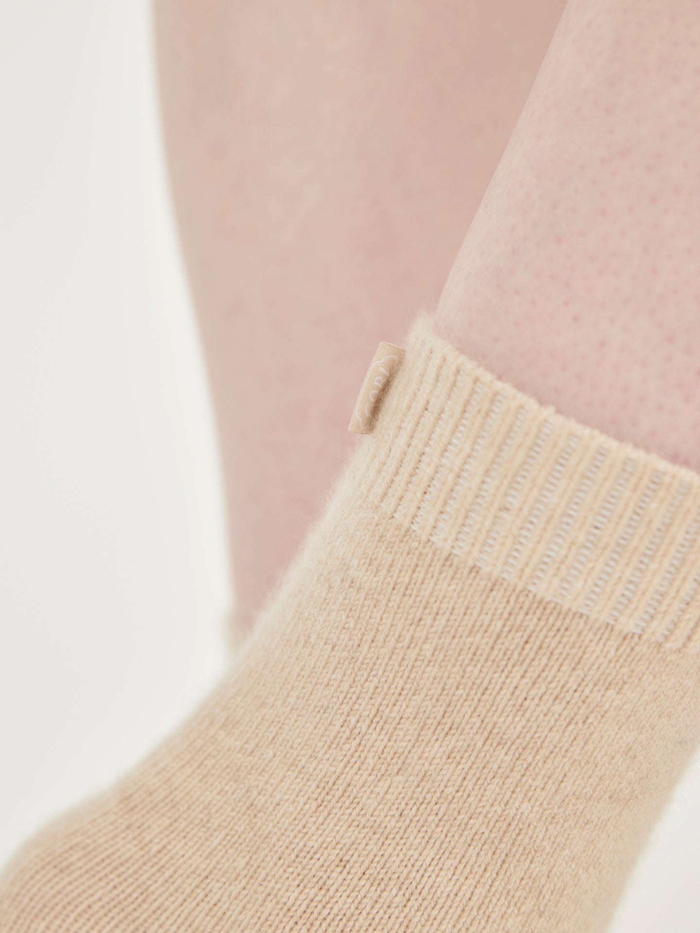 Women's Cashmere Organic Color Unisex Rib Knit Bed Socks Beige - Gobi Cashmere