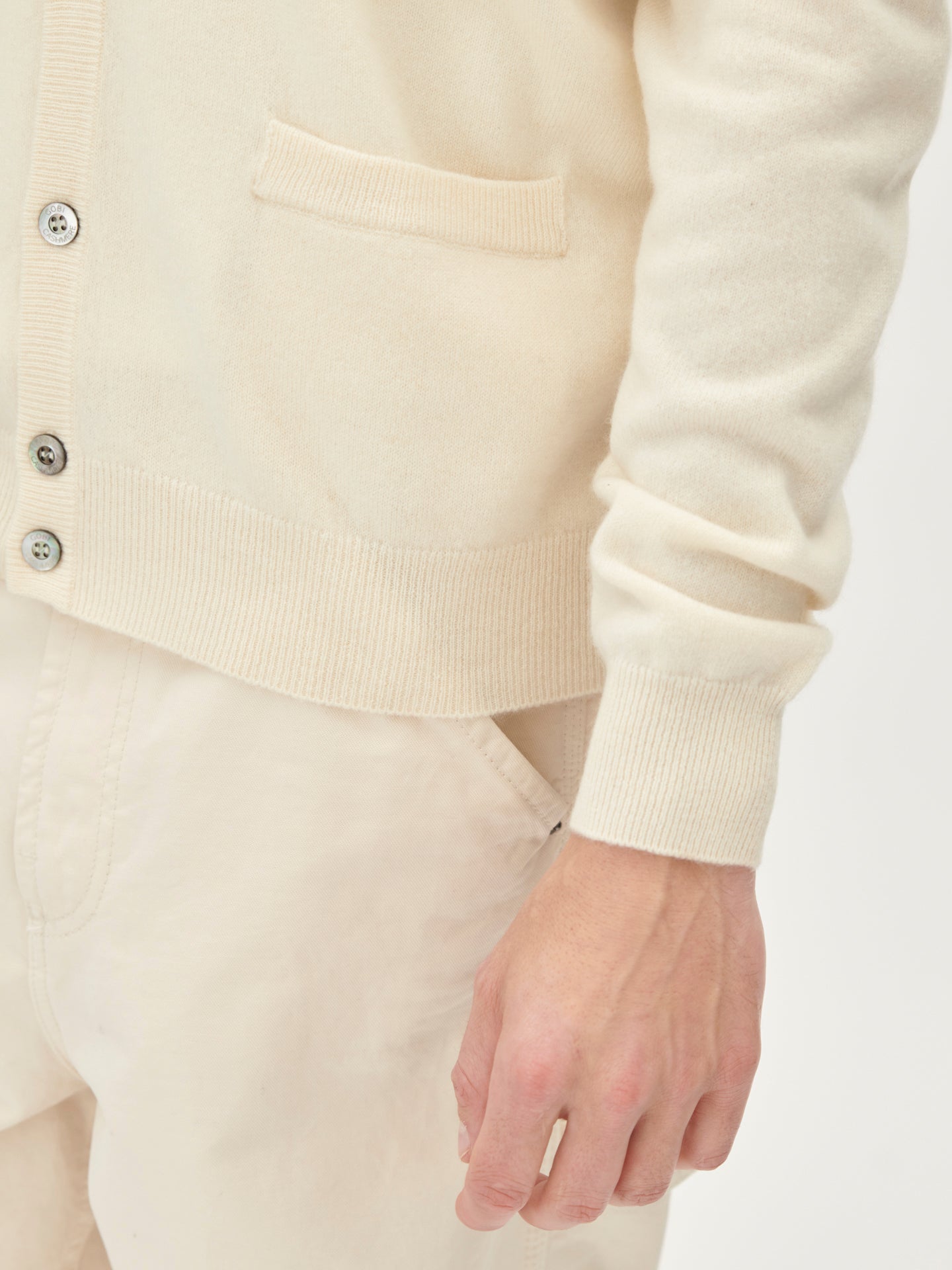 Men's Cashmere V-Neck Cardigan Marshmallow - Gobi Cashmere