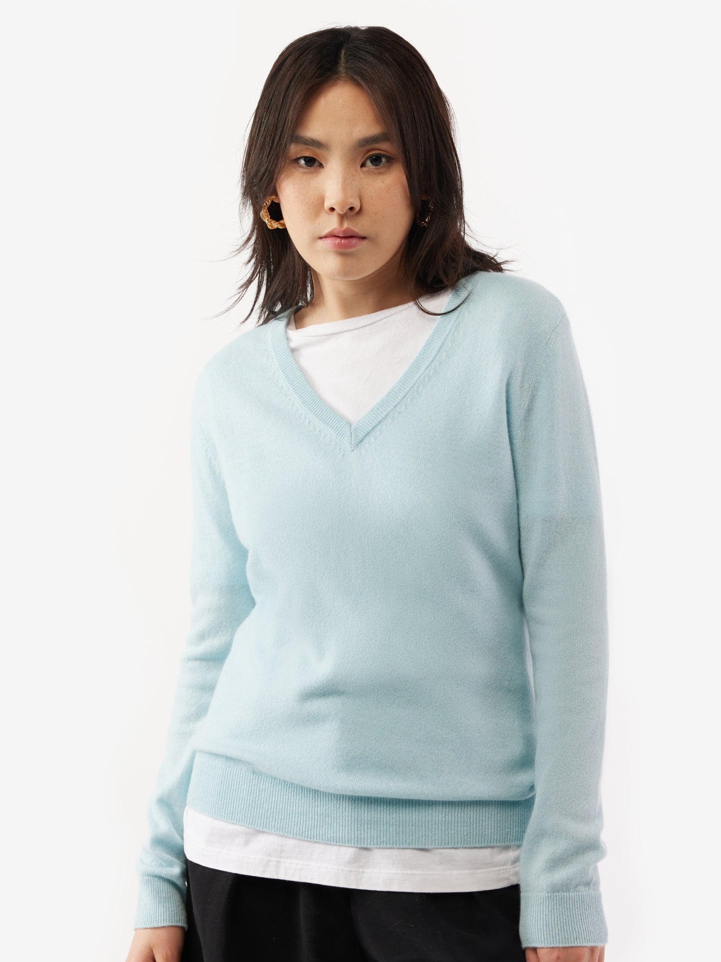 Women's Cashmere Basic V-Neck Sweater Blue Glass - Gobi Cashmere
