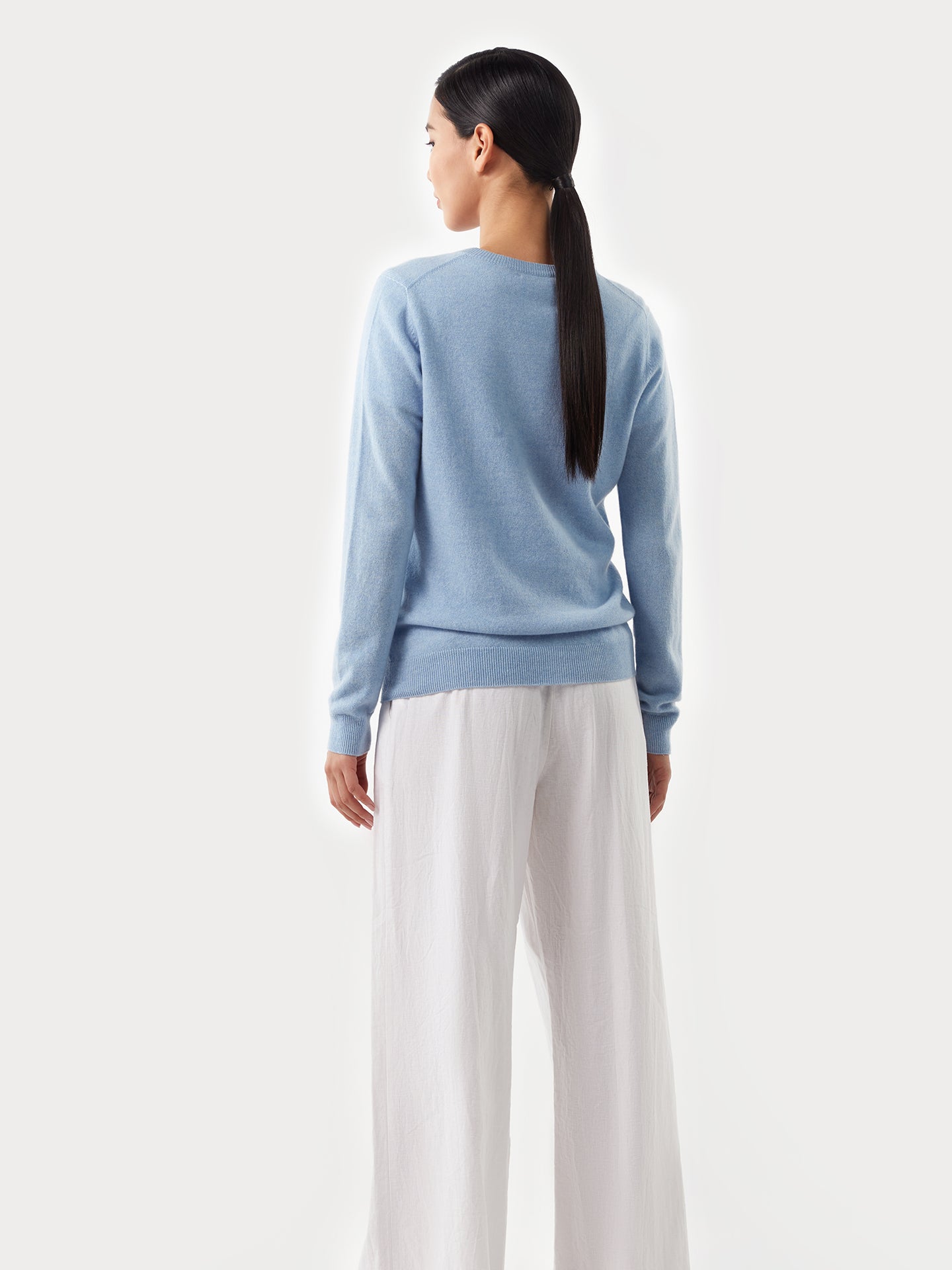 Women's Cashmere Basic V-Neck Light Blue - Gobi Cashmere