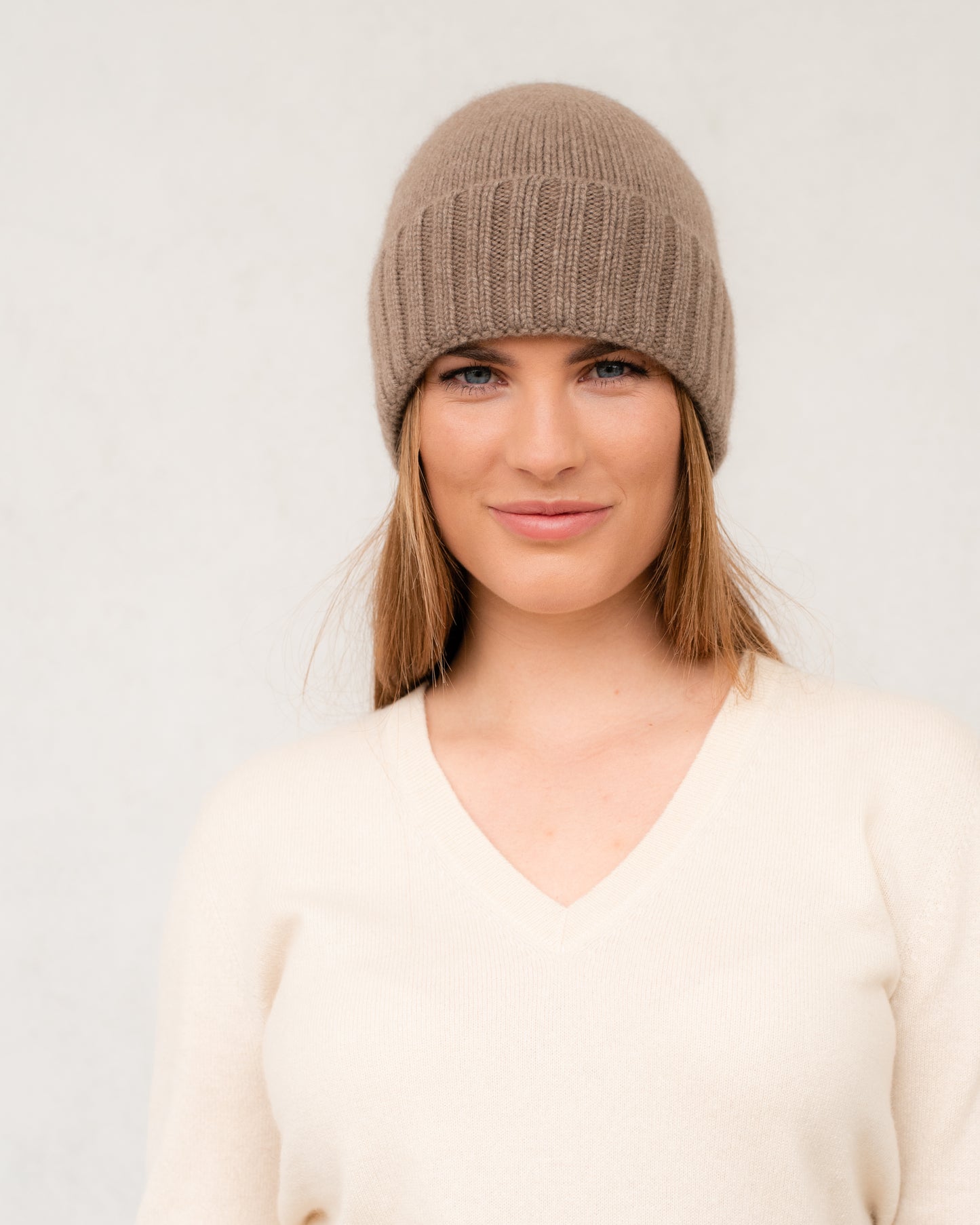 Unisex Cashmere Basic Beanie Taupe - Gobi Cashmere