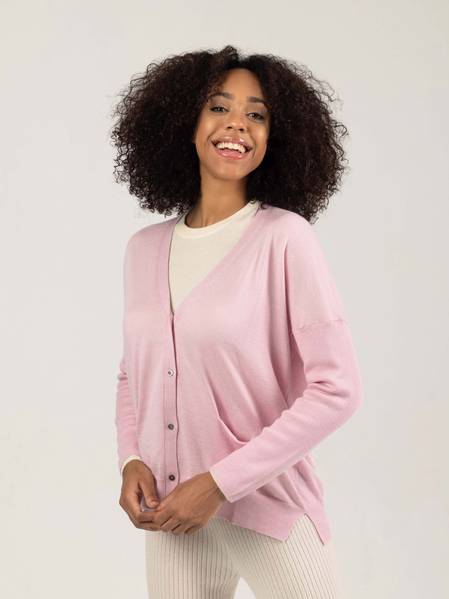 Women's Silk Cashmere Relaxed Fit Cardigan Powder Pink - Gobi Cashmere