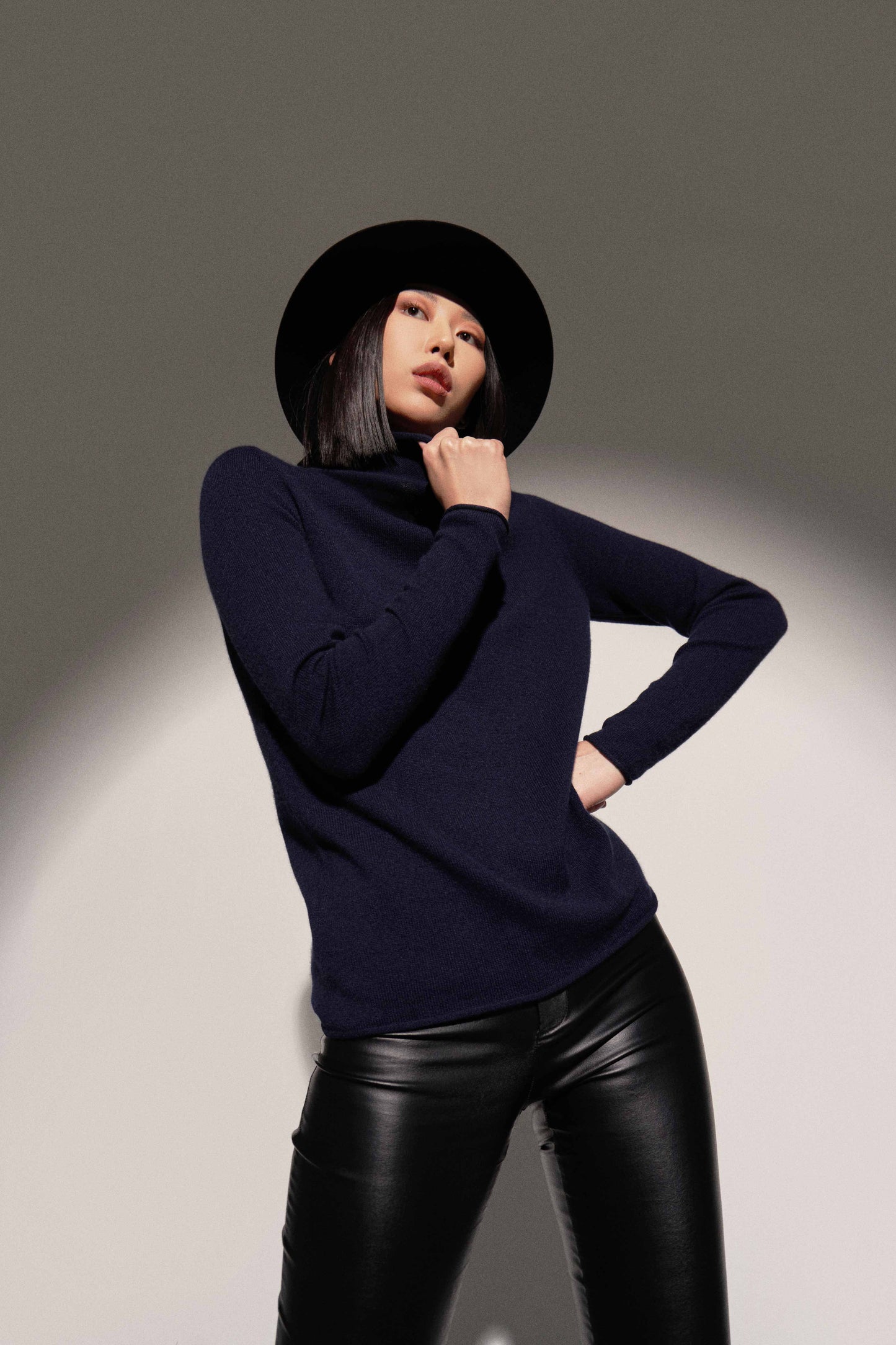 Women's Cashmere Lightweight Turtleneck Navy - Gobi Cashmere